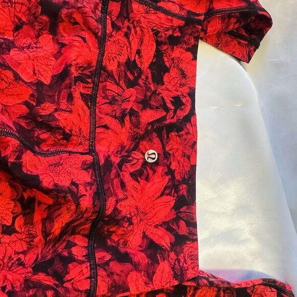 Lululemon Leggings Womens Sz 6 Floral Red Striped CompressionCrop Capri Gym Yoga - Picture 12 of 13